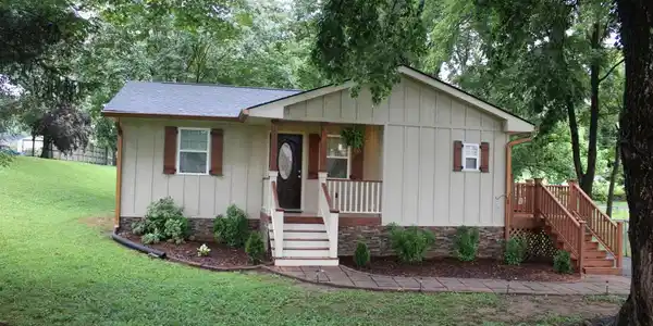 204 Hotwater Rd