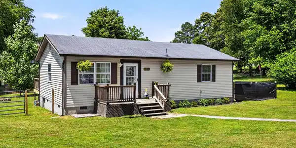 302 Rogers Lane