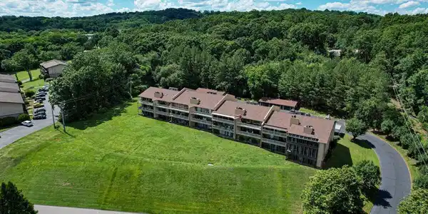 4319 Lakeshore Ln, Unit 213