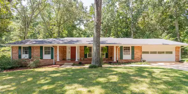 5835 Northshore Dr