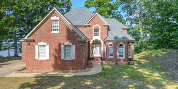 9219 Rocky Point Road
