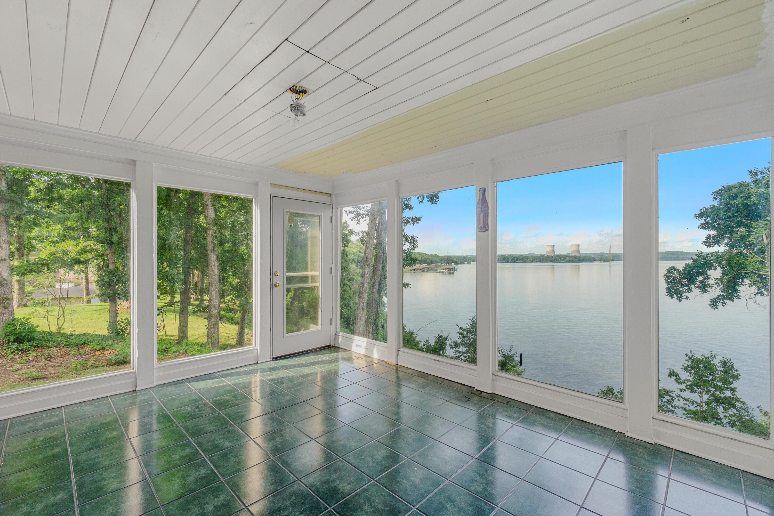 Image 4: 9219 Rocky Point Rd-90