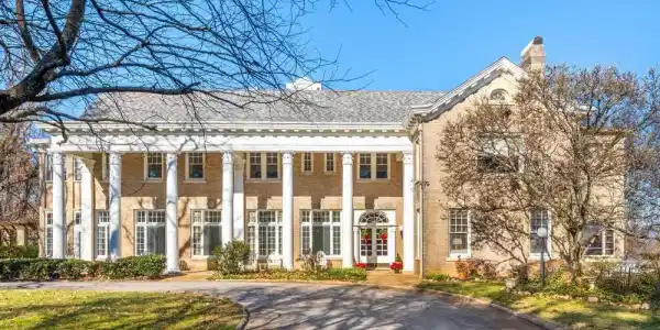 31 Minnekahda Place