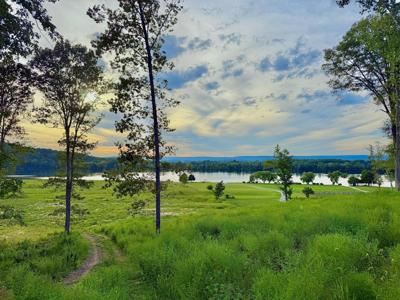 1276 Holly Glen Lane