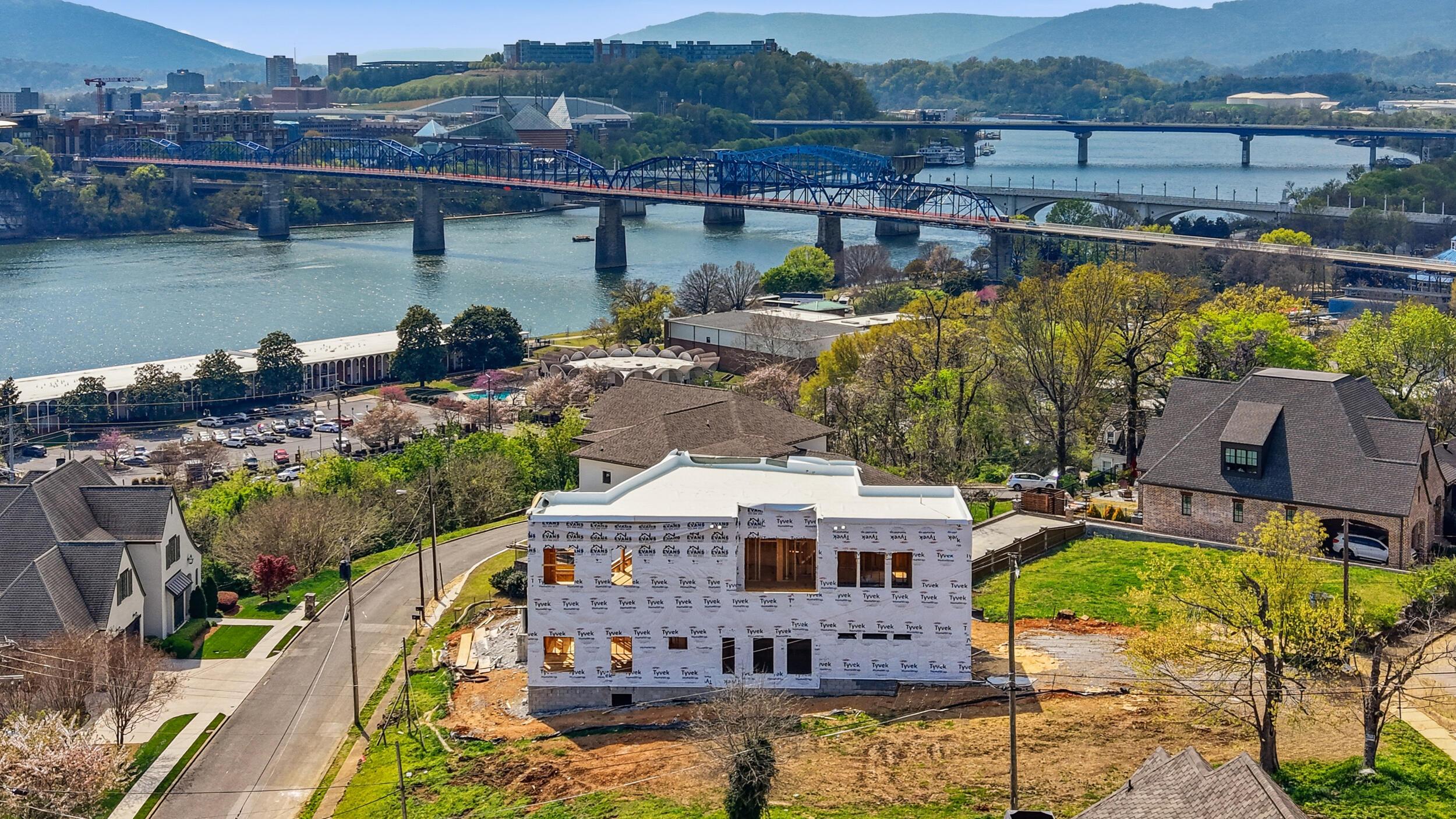 Image 1: 119 baker st-6