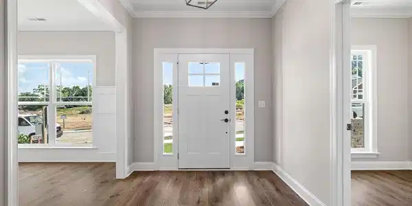 Image 4: Foyer