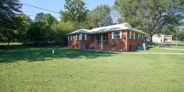 8905 N Hickory Valley Rd