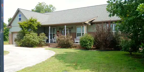 612 Mill Dr