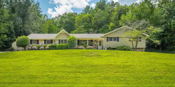 668 Scenic Dr