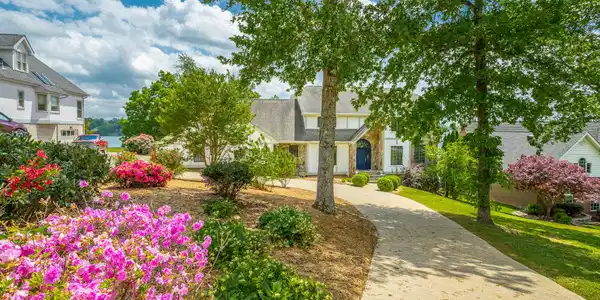 1826 Oak Cove Dr