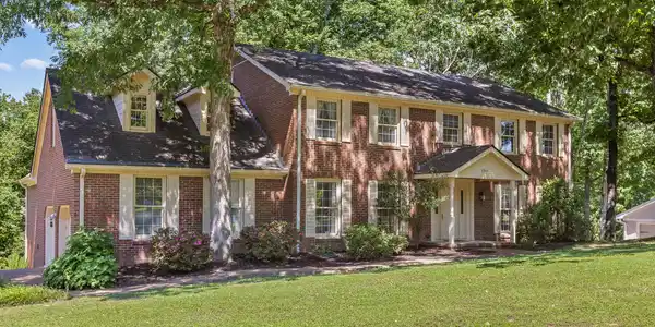 5701 Queen Mary Ln
