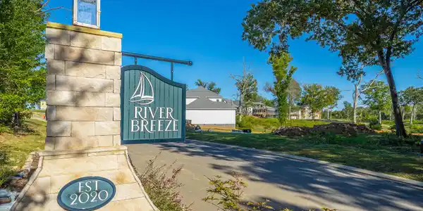 1781 River Breeze Dr