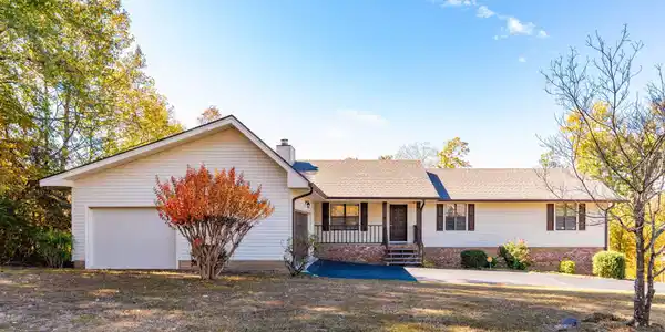 5710 River Glade Dr