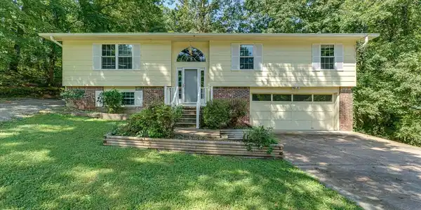 8901 Dalton Lane