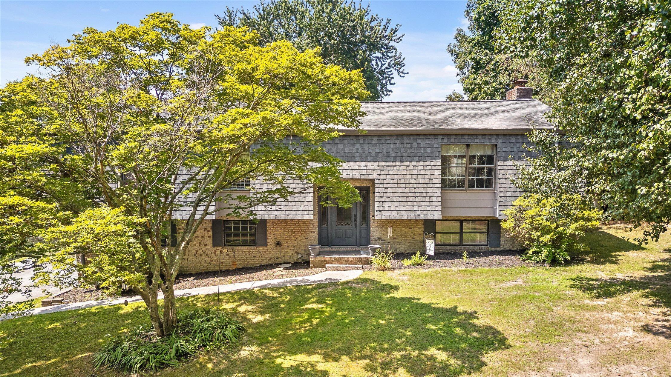 Image 3: Front of house