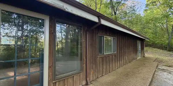 Image 2: Exterior