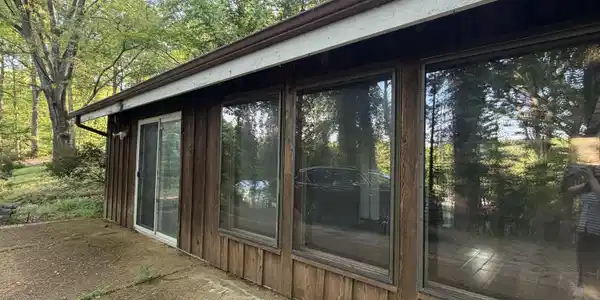 Image 3: Exterior