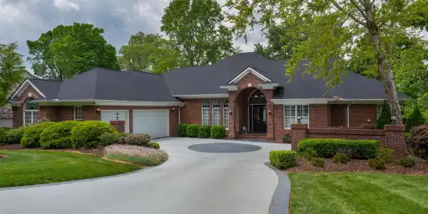 4925 Bal Harbor Circle