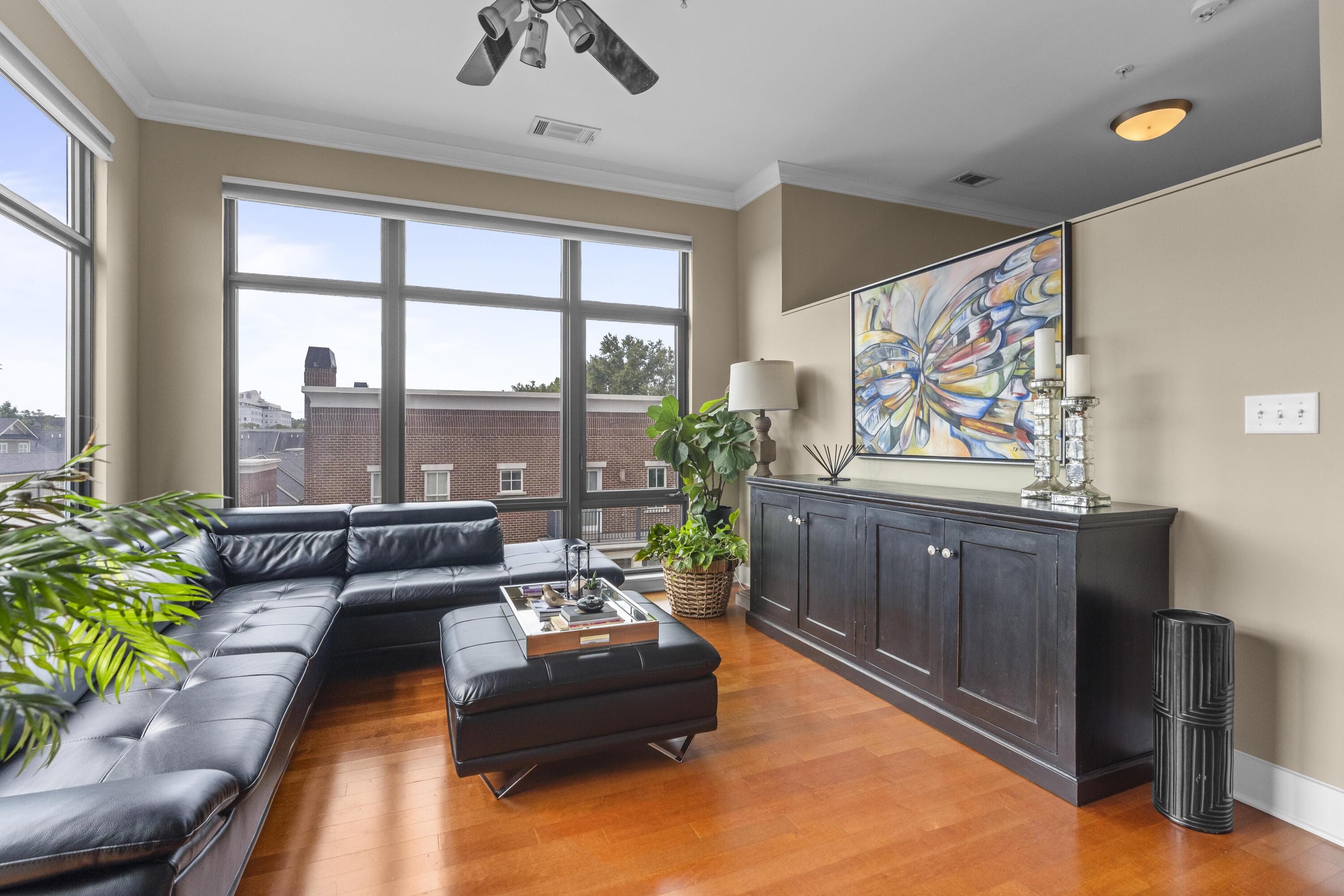 Image 4: 11-129 Walnut St apt 322-12