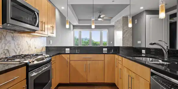 Image 3: 46-4 Cherokee Blvd-22