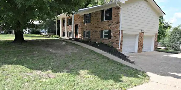 1829 Bay Hill Drive