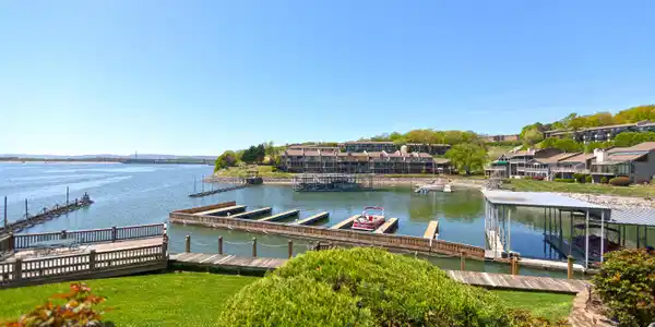 4346 Lakeshore Ln Unit 104