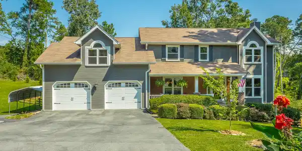 6117 Sasha Ln