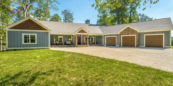 5902 Dogwood Dr