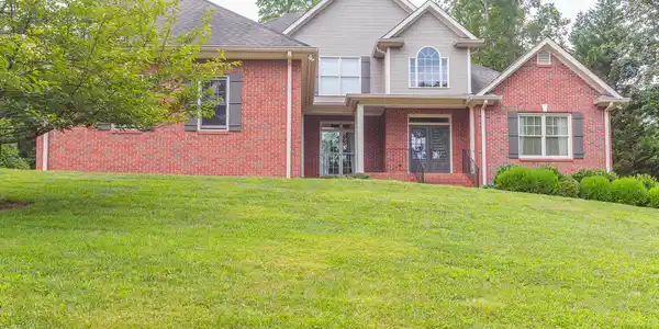 1718 Oak Cove Dr