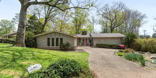 5700 Queen Mary Ln