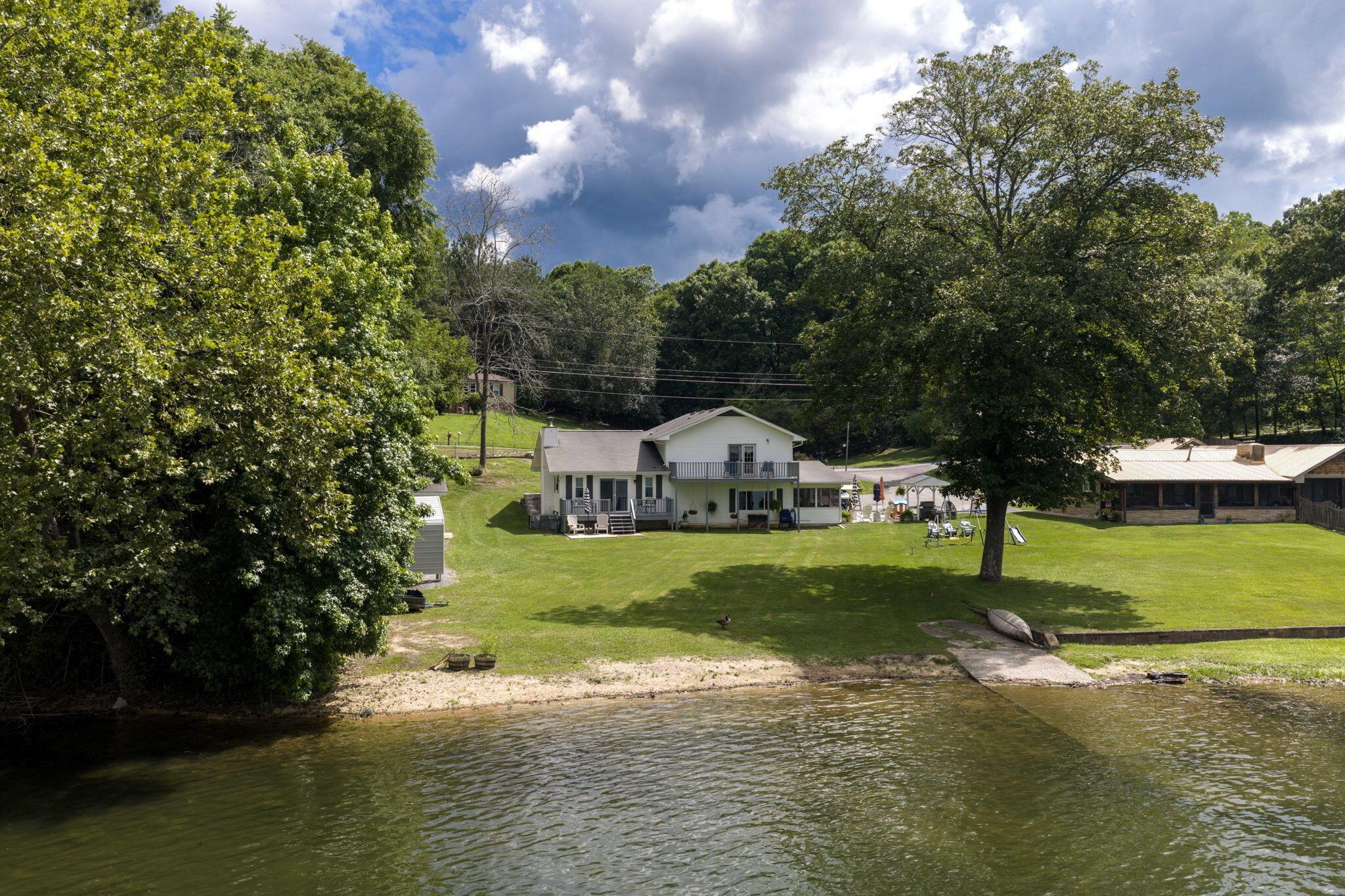 Image 3: Cottage on Soddy Lake