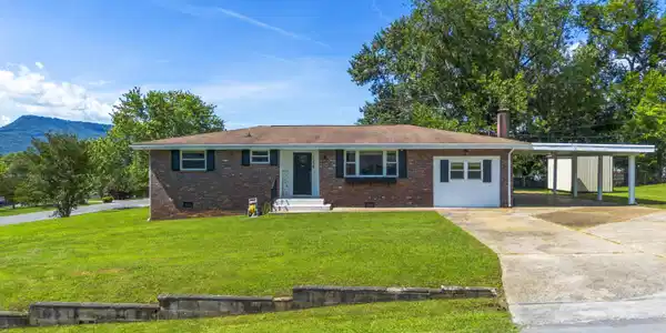 1238 Judy'S Lane