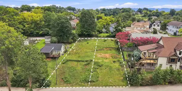 404 Druid Lane