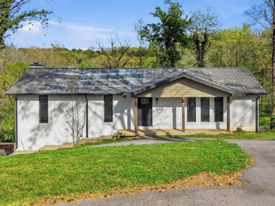 6100 Lottie Lane