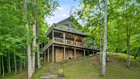 490 Rockview Drive