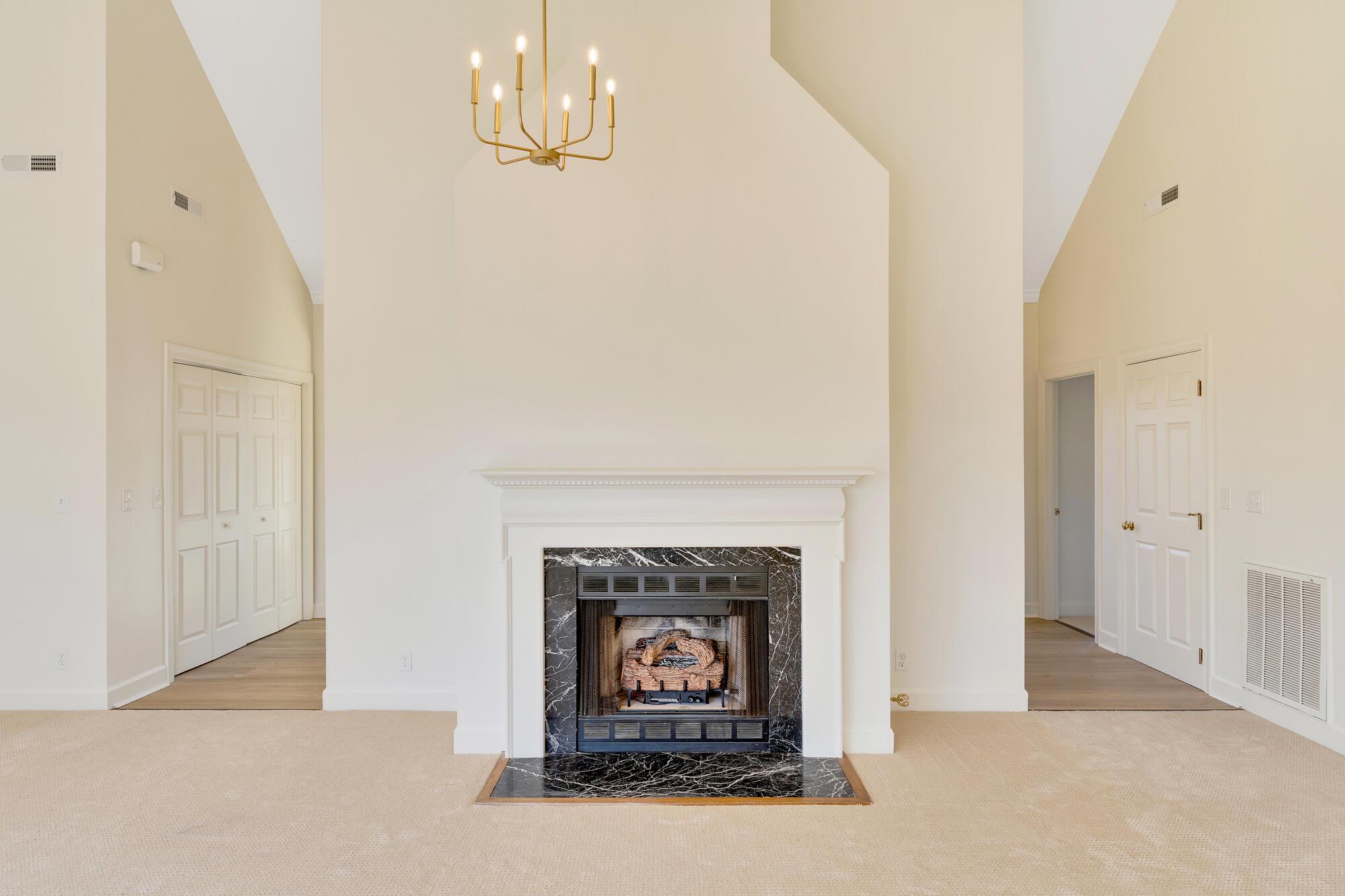 Image 4: Fireplace