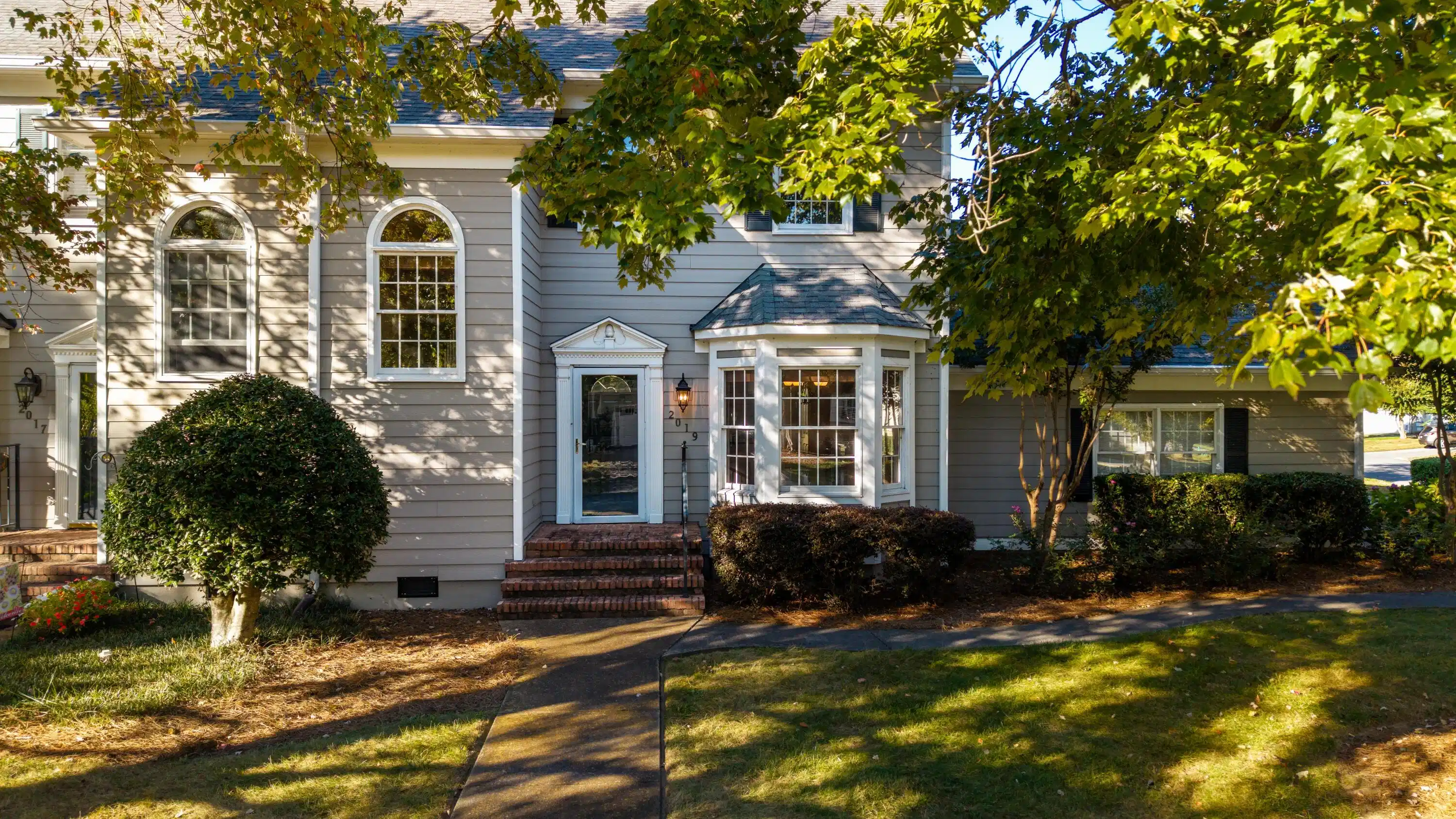 Image 1: 2019 1