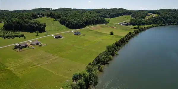 Image 3: 11-Espalier Bay lot 49-11
