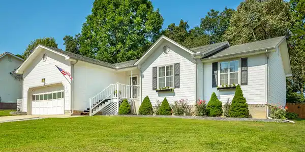 315 Falling Leaf Dr