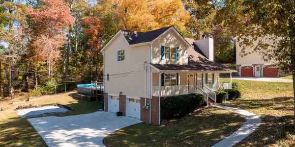 6129 Sasha Ln