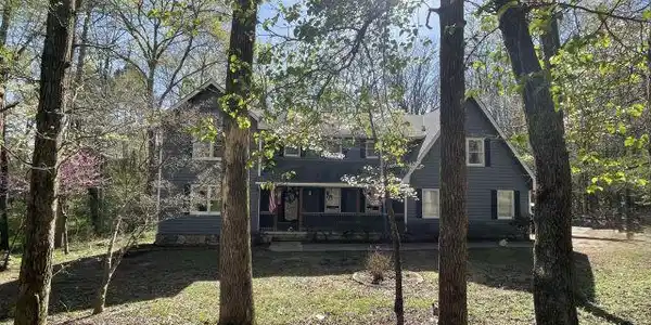 1809 Connies Lane