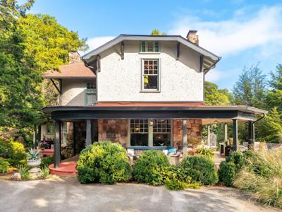 2815 Military Road
