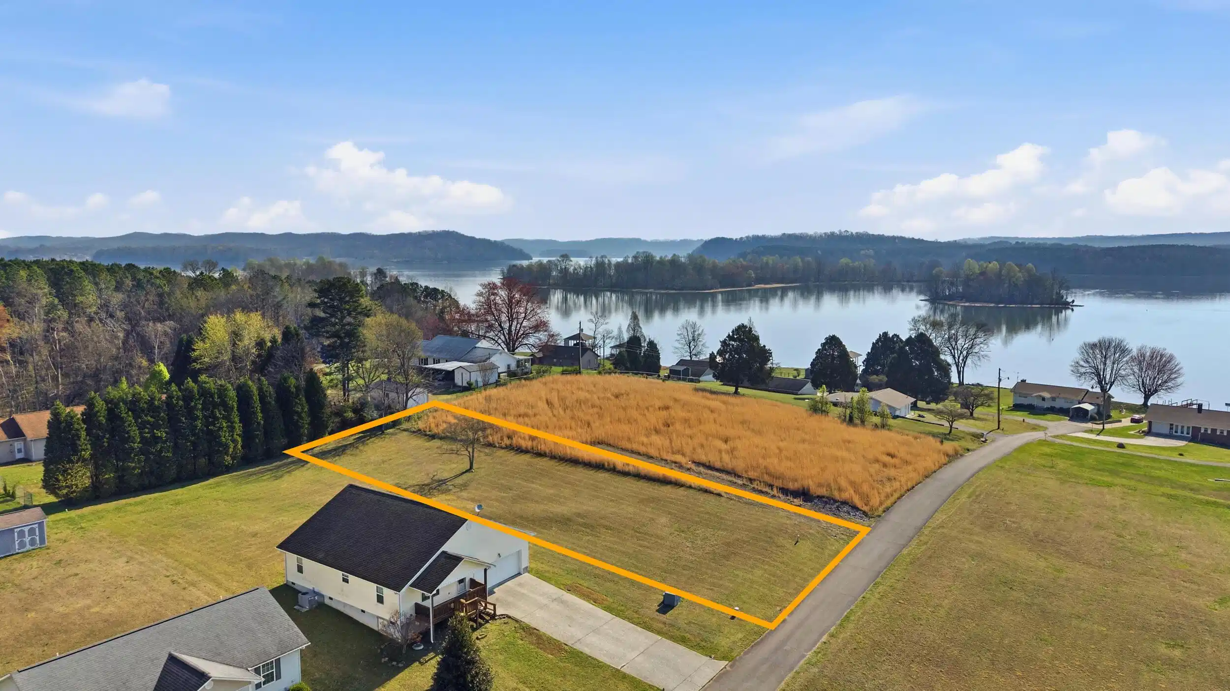 Image 1: 195 dogwood ln-27