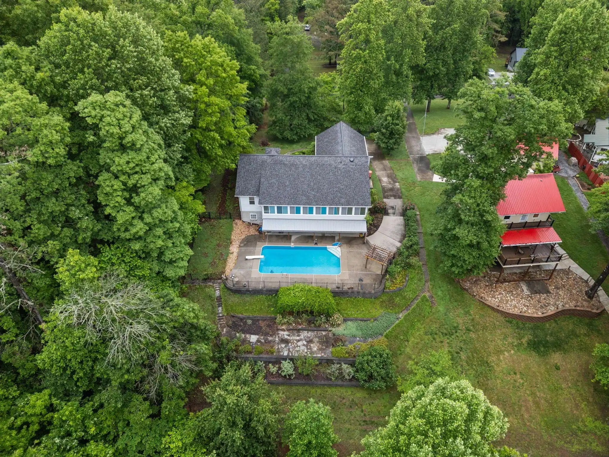 Image 1: 44-web-or-mls-Lakehaven Cir-Autumn B-44