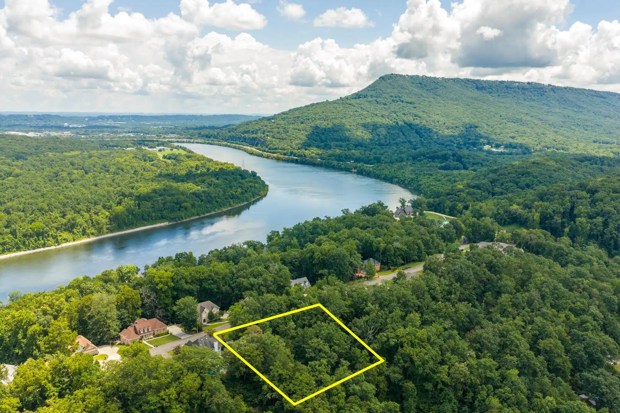 Image 1: Waterfront-Ct-Lot-MLS-Photos-7