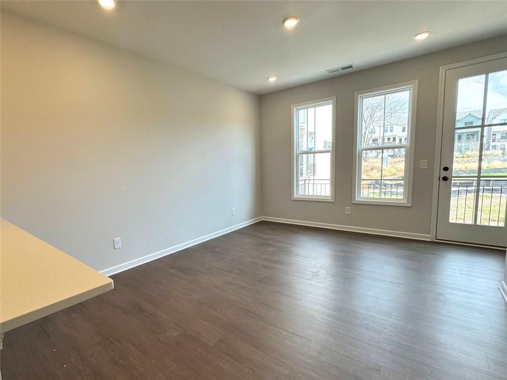 Image 4: Family Room/Balacony