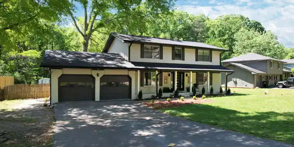 Image 2: 1-web-or-mls-DJI_0832