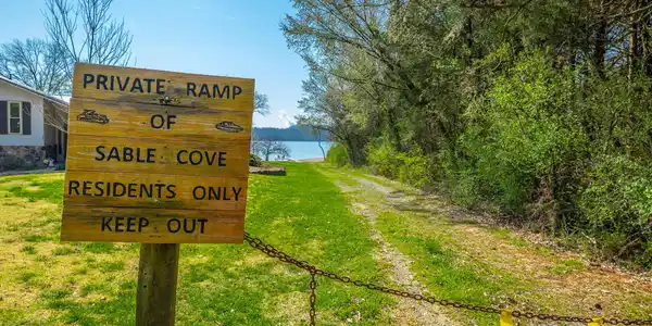 Image 3: Path to lake for Sable Cove residents