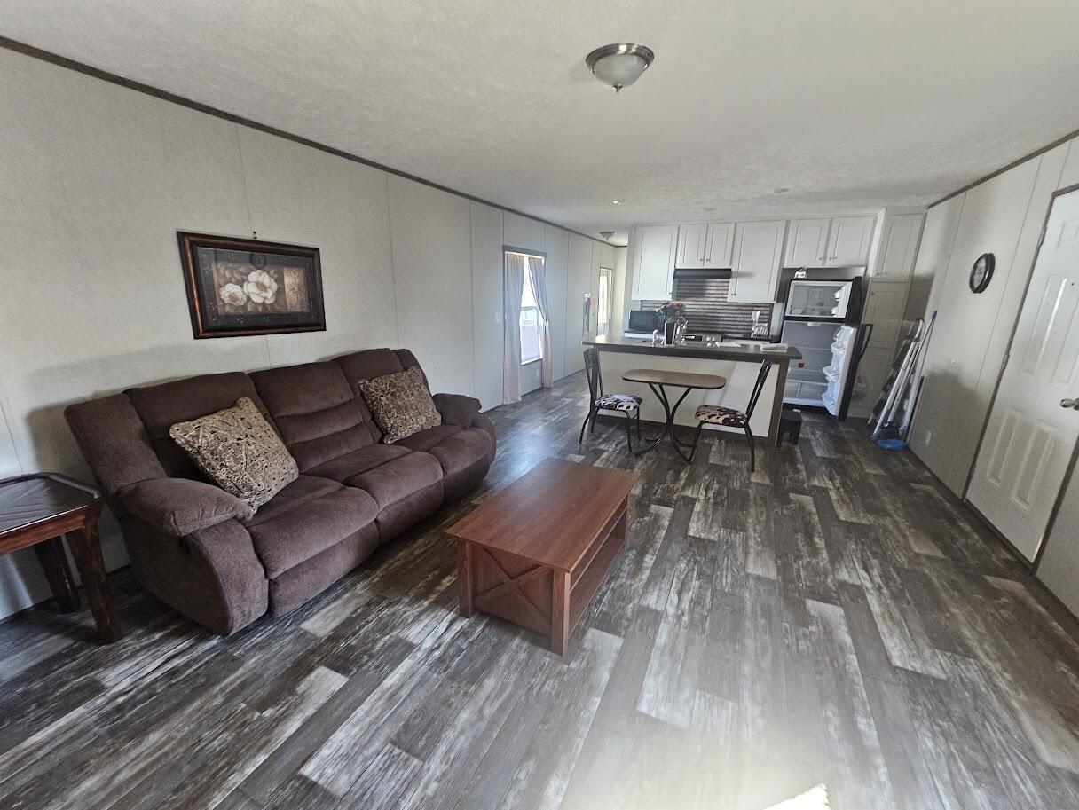 Image 3: Living Room View