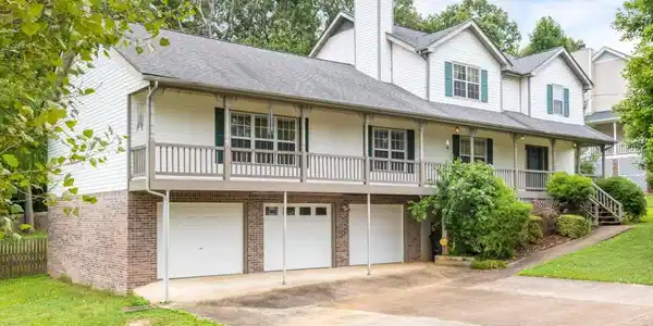 9933 Rolling Wind Dr